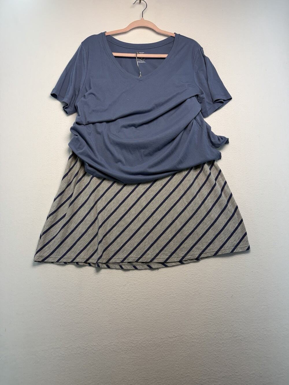 Casual Simple Tshirt Skirt Women’s 2 Piece L/XL Casual Feminine Sport Minimal